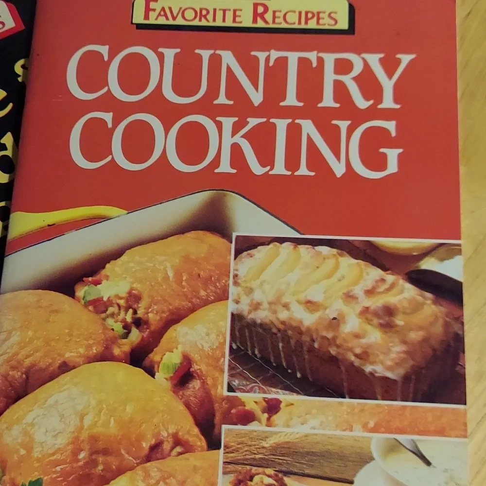 1987 Vintage‎ Favorite Recipes Paperback Cookbooks